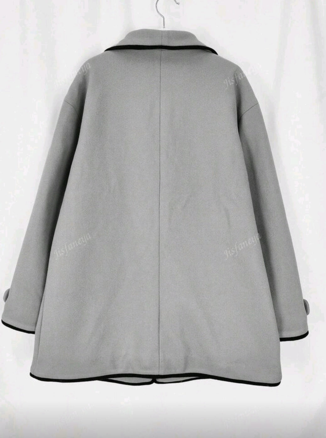 🧥 Cappotto Aurora – Eleganza che illumina le giornate più fredde