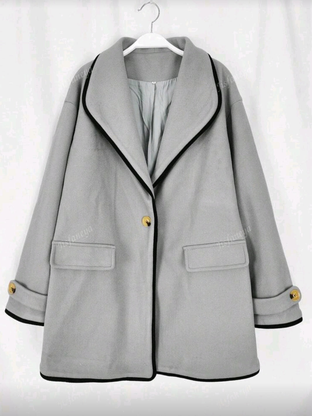 🧥 Cappotto Aurora – Eleganza che illumina le giornate più fredde